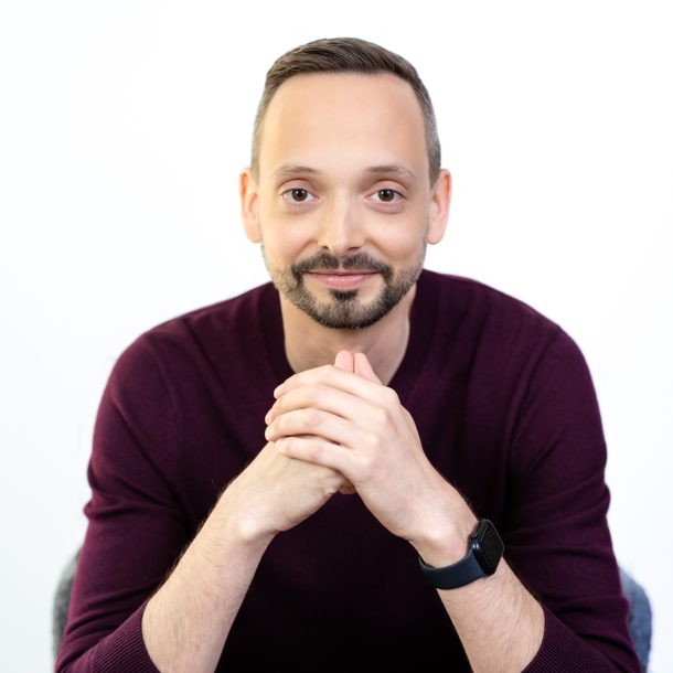 Headshot of business casual man