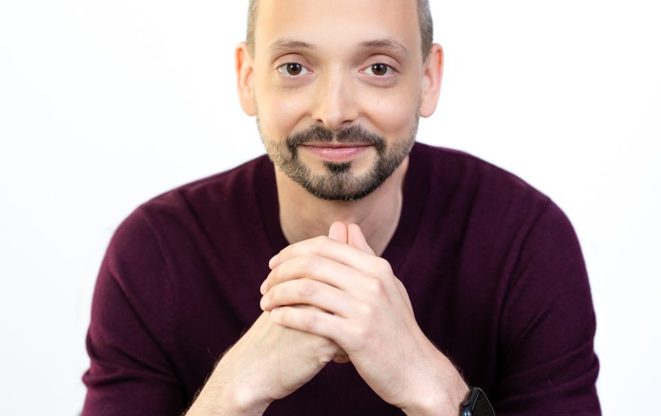 Headshot of business casual man